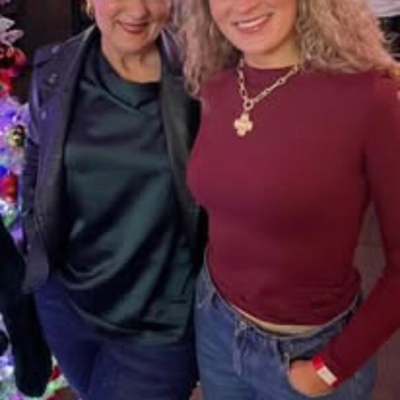 Abercrombie & Fitch Curve Love Low Rise Baggy Jeans - Picture 2 of 3